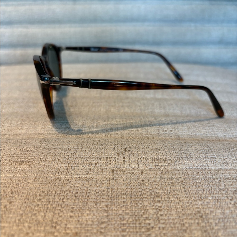 Persol Tortoise Shell Sunglasses with Black Case - Picture 3 of 6